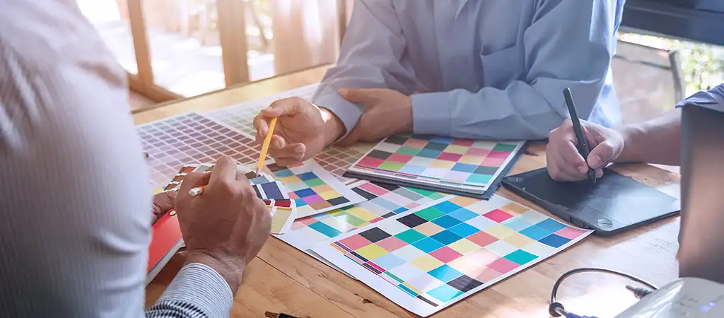 A részletek pontosítása a grafikai tervezés folyamata során a legtökéletesebb végeredmény érdekében.