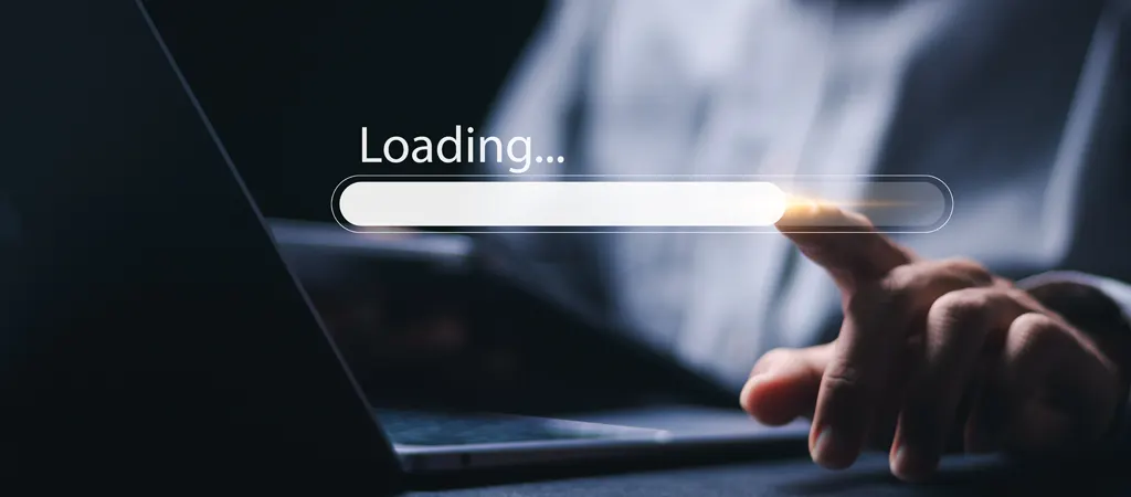 Lassú weboldal betöltés weboldal frissítés és karbantartás hiánya miatt.